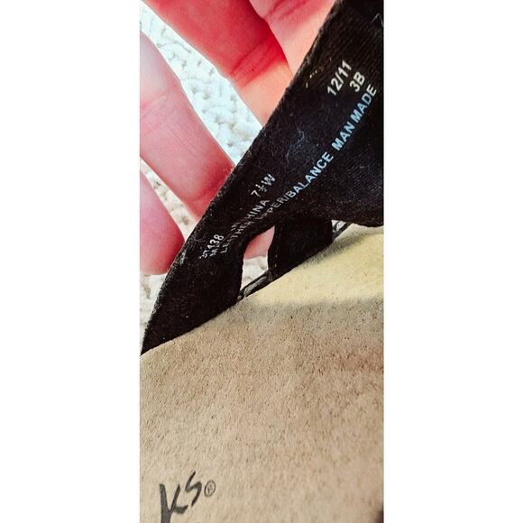 CLARKS Womens Bendables Black Leather Slip On Comfort Sandals Size 7.5 WIDE - Picture 4 of 5